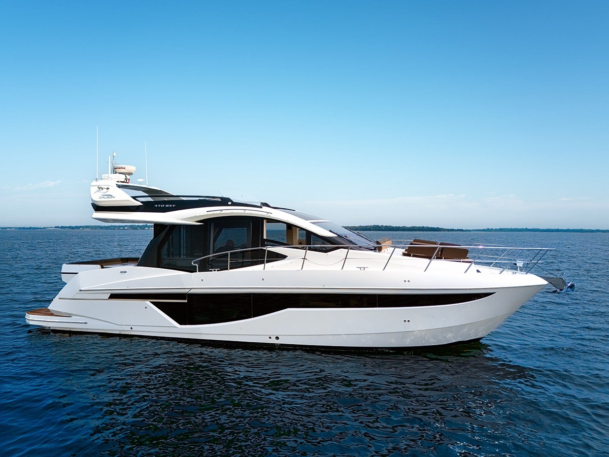 Yacht Photo 6